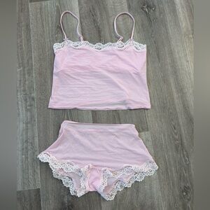 Skims fits everybody cami and booty shorts